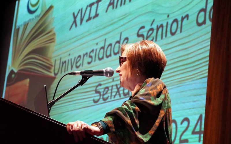 Professora Amélia Costa